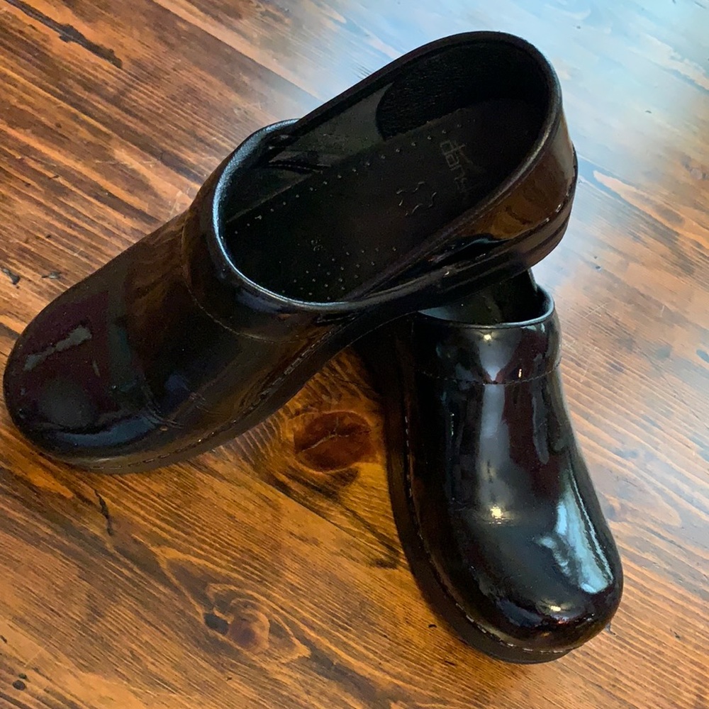 Black Dansko Nursing Clogs size 38